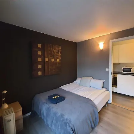 Para Apartment *
